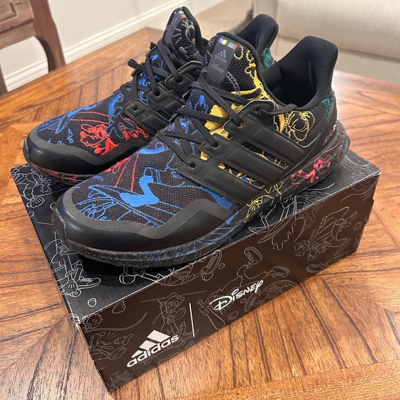 Adidas Mens Ultraboosts Disney Goofy - Picture 4 of 4